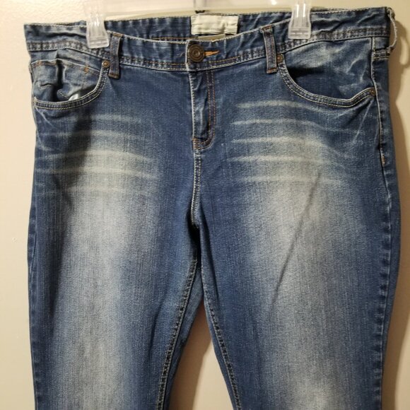 Maurices Mollie Flare Distressed Jeans 17/18 Regular - Picture 9 of 9
